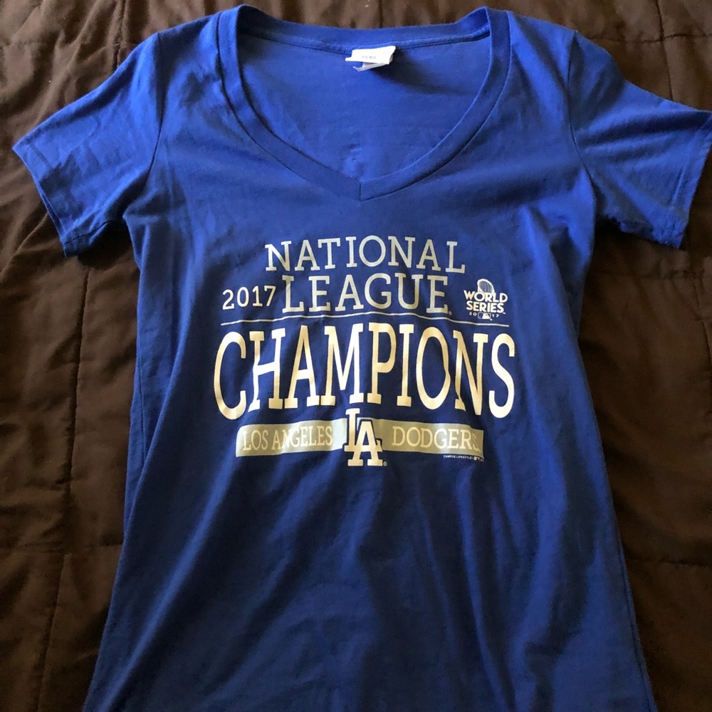 Dodger v neck